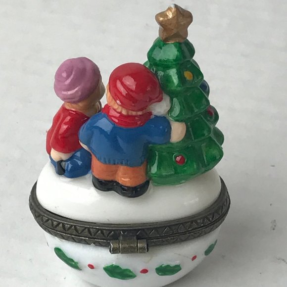 VINTAGE Porcelain Hinged Lid Trinket Box - Christmas Holiday Tree w/Children 3" - Picture 3 of 14